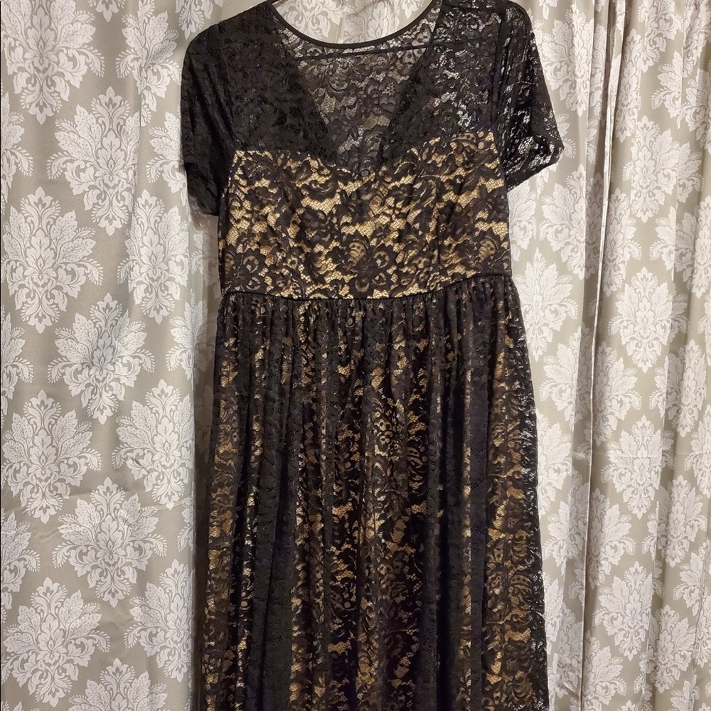 Torrid 00 beautiful nude dress!